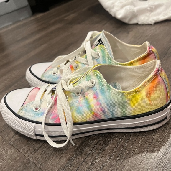 converse shoes - Picture 2 of 3